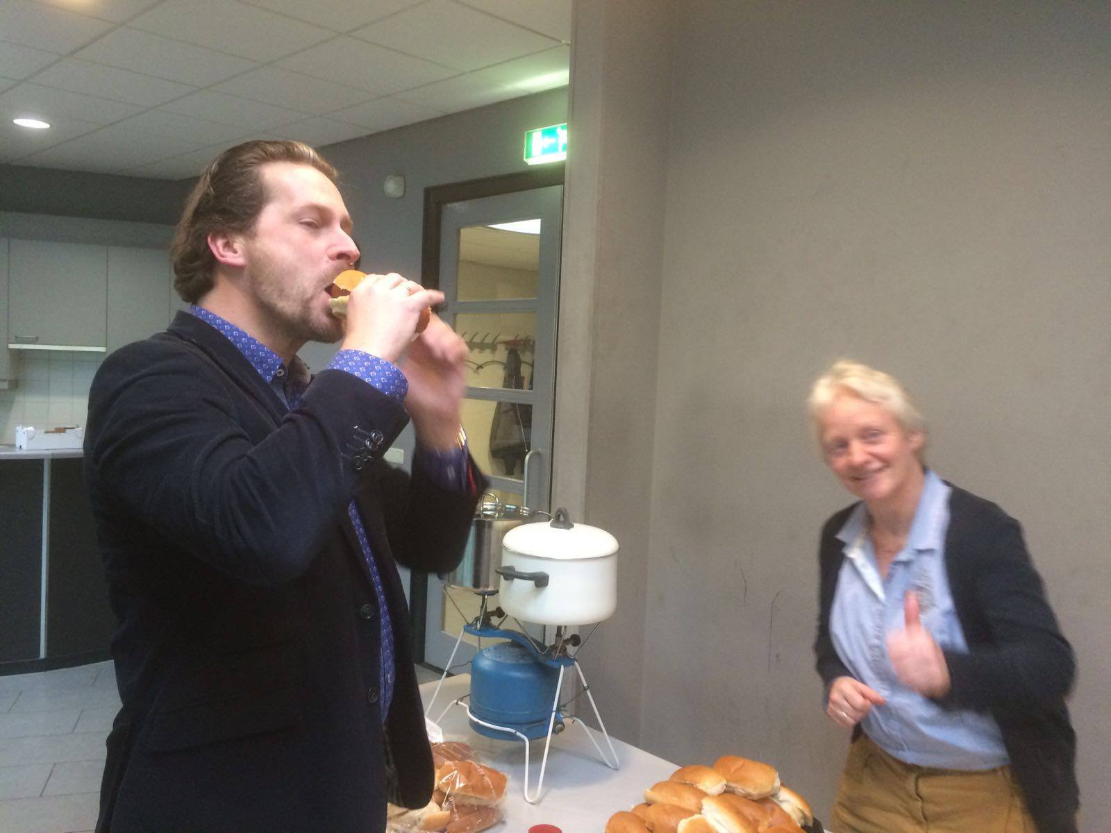 Eerste Broodje Worst smaakt prima