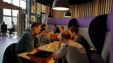 kolonisten voor goede doel